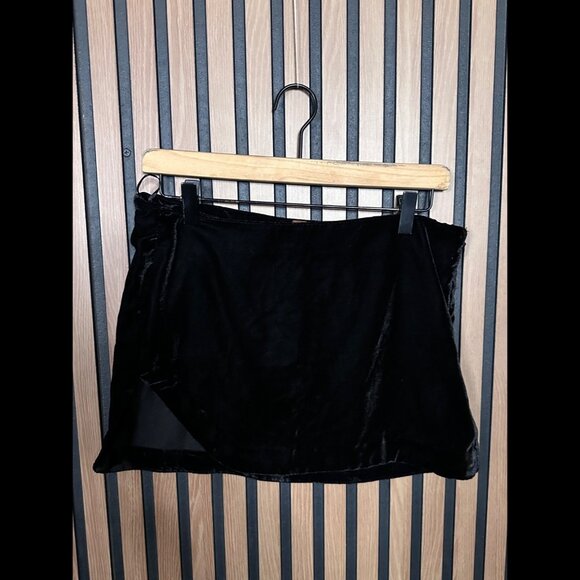 New Free People Mini Skirt 2 / XS Womens Black Velvet Tulip Poly Fabric - Picture 1 of 6